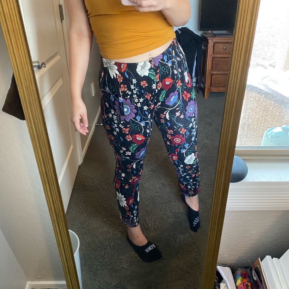 Chico’s floral crop pant
